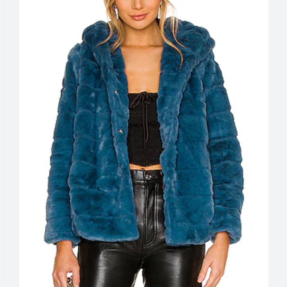 Apparis Goldie 4.0 Faux Fur Jacket in Stone Blue. Size XS. Perfect condition.